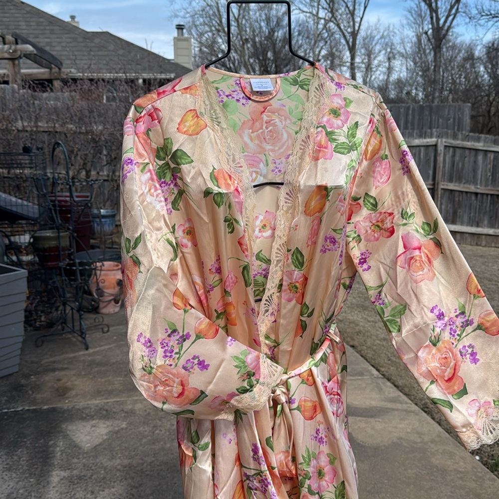Vintage S Cabernet SILKY Peach Floral Robe Washable Belted Roses Flowers